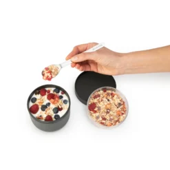 Brabantia Make En Take Yoghurtbeker 0,5 Liter Donkergrijs 12 Brabantia Make En Take Yoghurtbeker 0,5 Liter Donkergrijs -Aanbiedingen Keuken Slim Winkel 102 4180 4 1